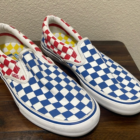 Vans Off The Wall checked Checkerboard Slip-On sneakers red blue white Mens  7.5 - Picture 1 of 16